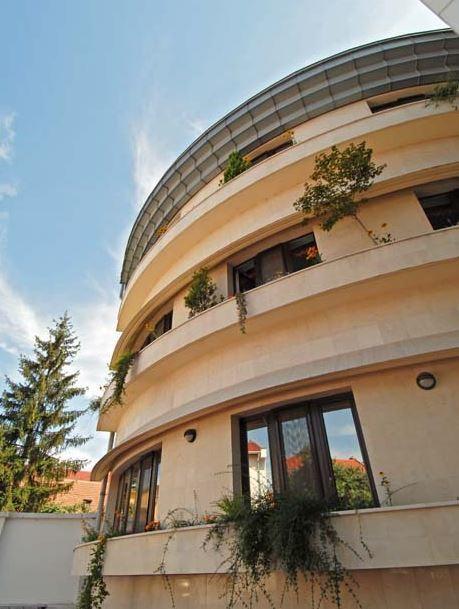 Hozam Wellness és 4* Szolnok